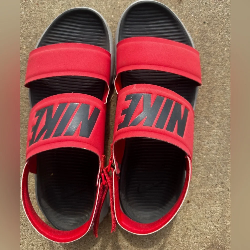 Nike Red Sandals - Picture 1 of 2
